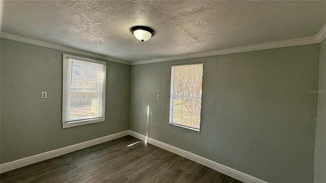 Building Photo - 508 N Finley Ave