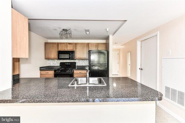 Building Photo - 350 G St SW