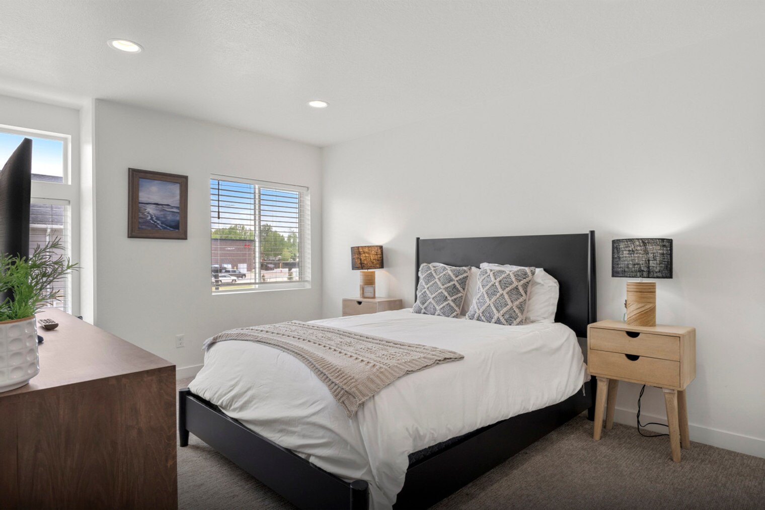 Building Photo - 569 Richland Vly St