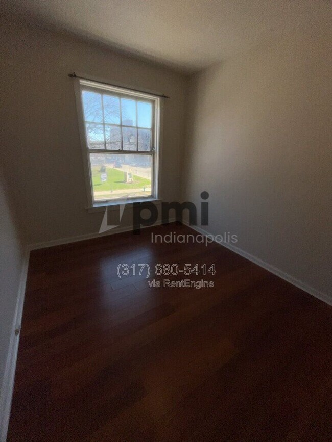 Building Photo - 402 N Delaware St