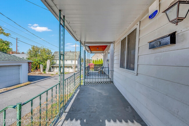 Building Photo - 1202 N Webster Ave