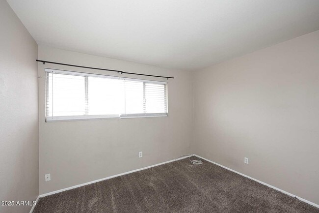 Building Photo - 944 S Valencia