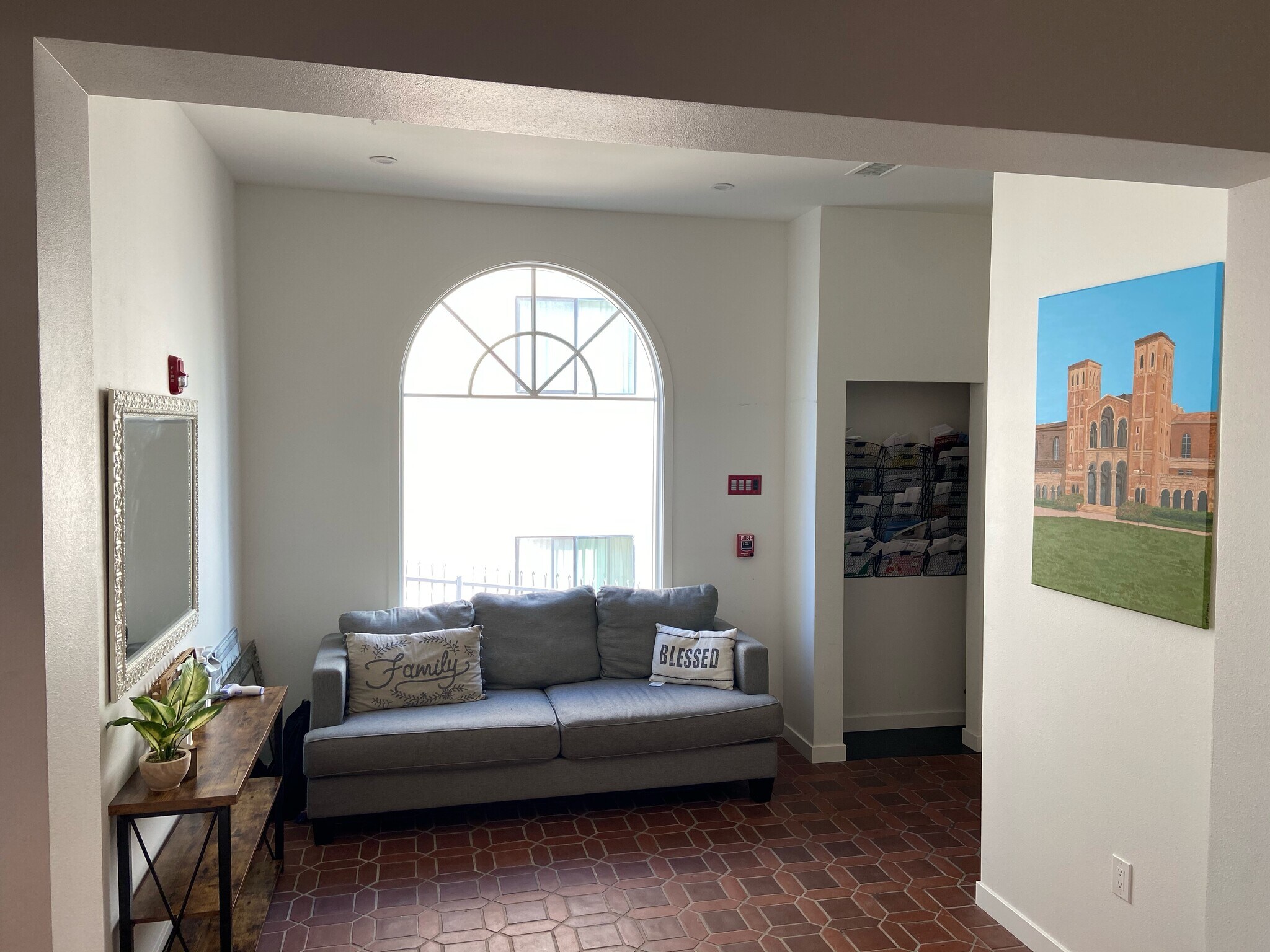 Building Photo - 626 Landfair Ave.