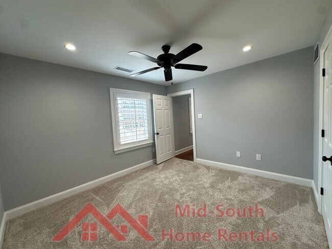 Building Photo - 1965 Cordes Rd