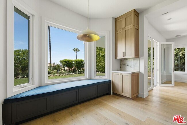 Building Photo - 16802 Cll De Sarah