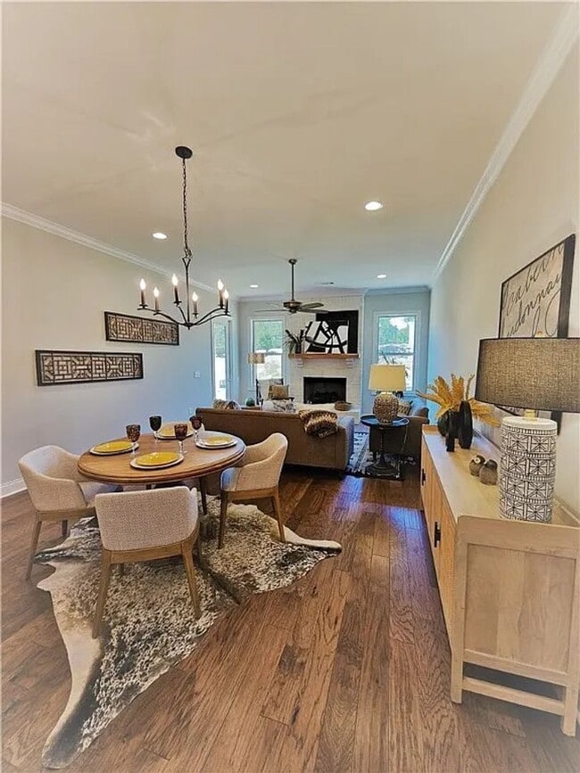 Building Photo - New 3 bed 2 bath Condo in Windsor Village!