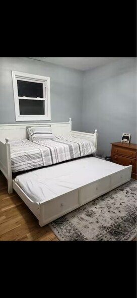 Building Photo - 469 Auborn Ave