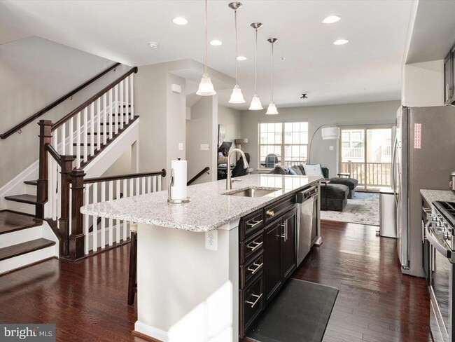 Building Photo - 2321 Marion Rd