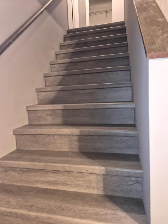 Building Photo - 2662 Crown Ct