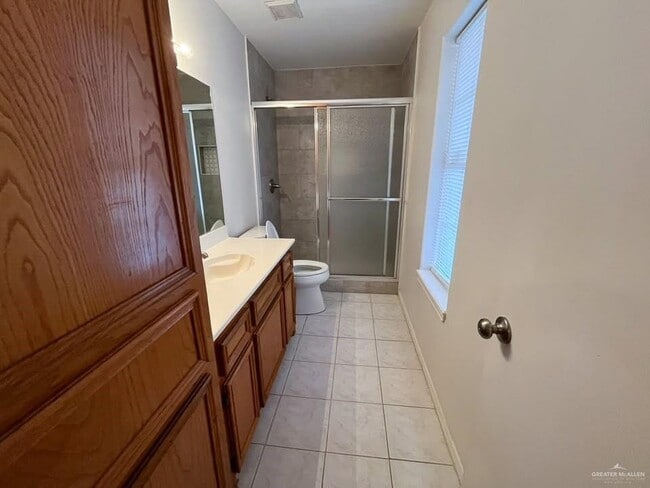 Building Photo - 18 N 8th St