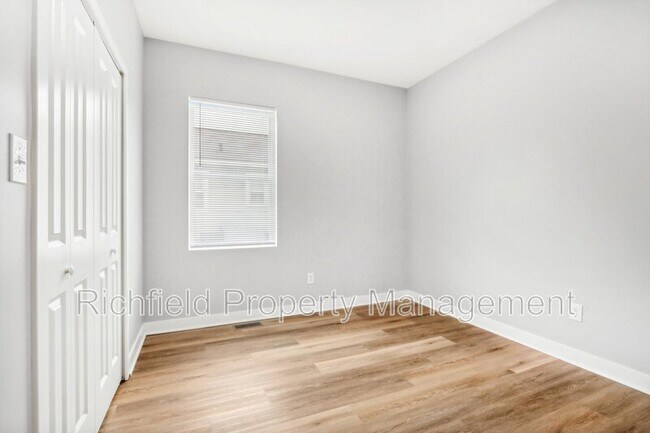 Building Photo - 2034-B E Maryland St