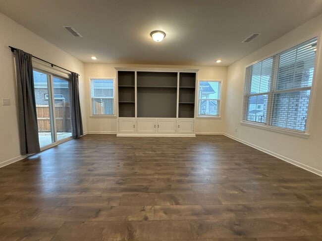 Building Photo - 4167 Magnolia Farms Dr