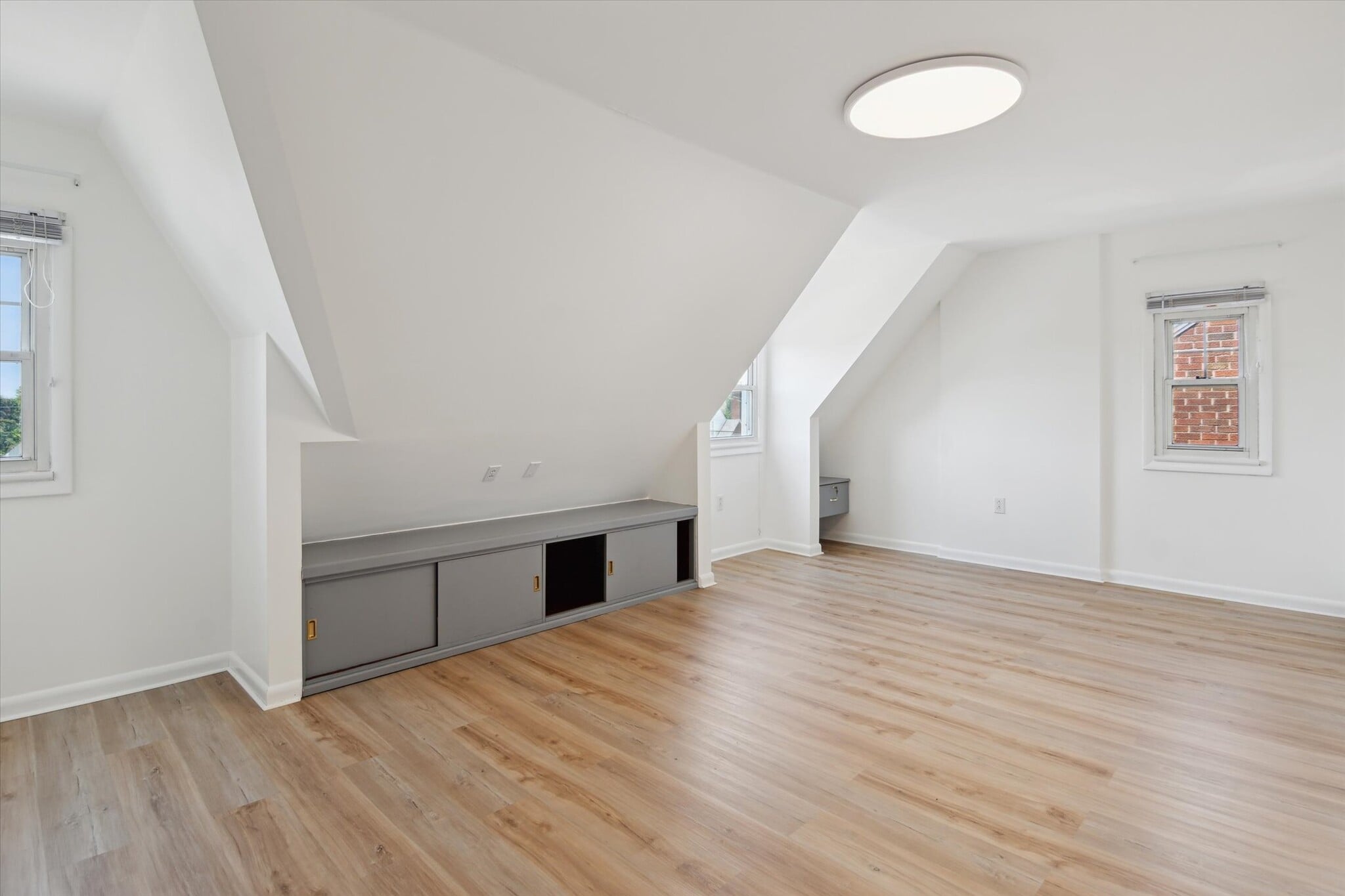 Building Photo - 4125 Tuxey Ave