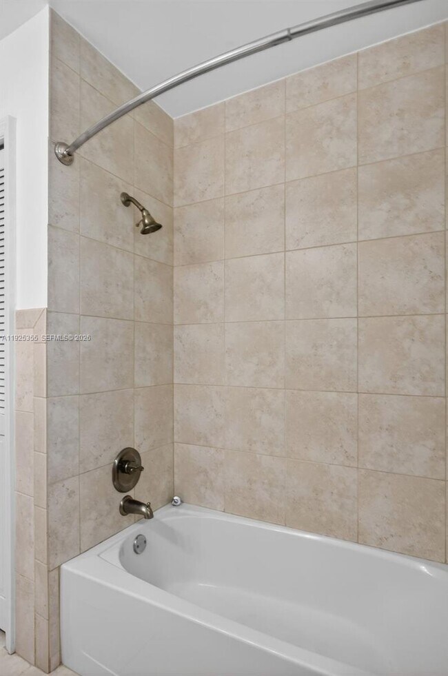 Building Photo - 4060 NE 26th Ave