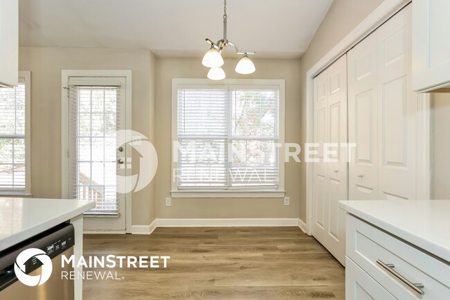 Building Photo - 1107 Foxhaven Dr