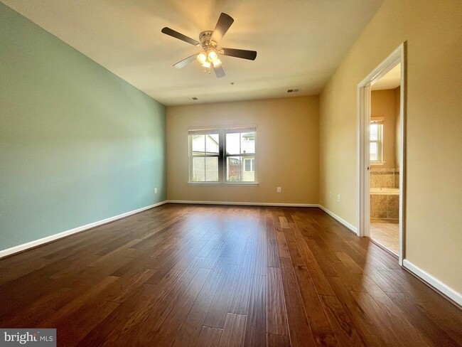 Building Photo - 9162 Landon House Ln