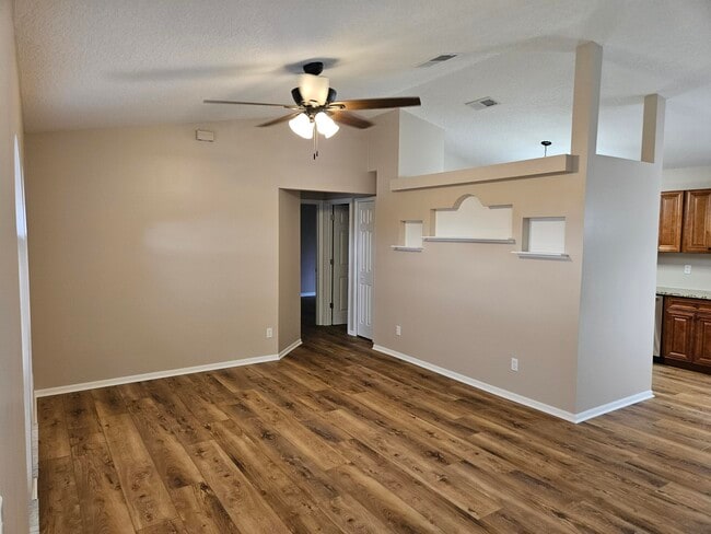 Building Photo - 5411 NW Arrowhead Terrace