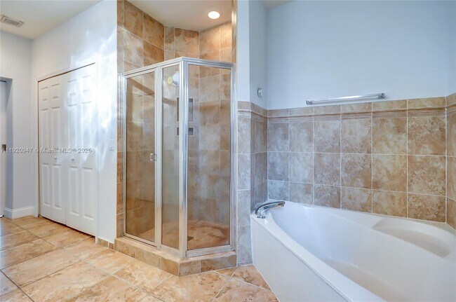 Building Photo - 11331 NW 44th Terrace