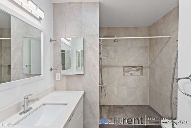 Building Photo - 2 br, 1.5 bath Condo - 125 Connemara way, ...