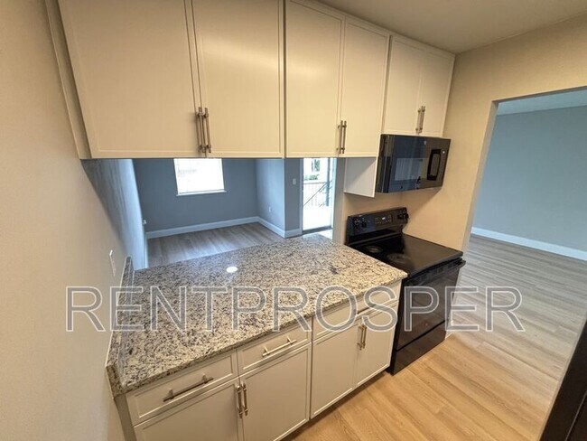 Building Photo - 5317 Curry Ford Rd