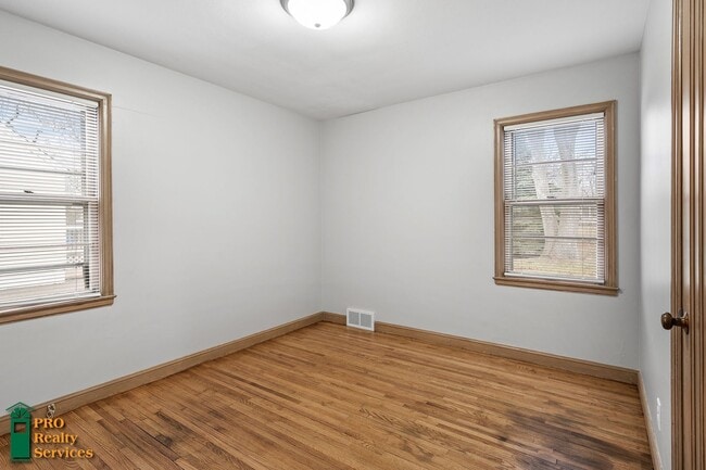 Building Photo - 4 Bedroom Home in Crystal