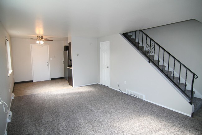 Building Photo - 4831 Field Ct