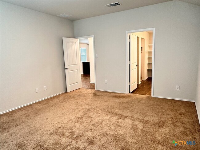 Building Photo - 101 Calgary Ln