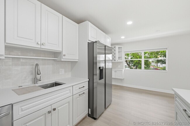 Building Photo - 670 Monaco Ct