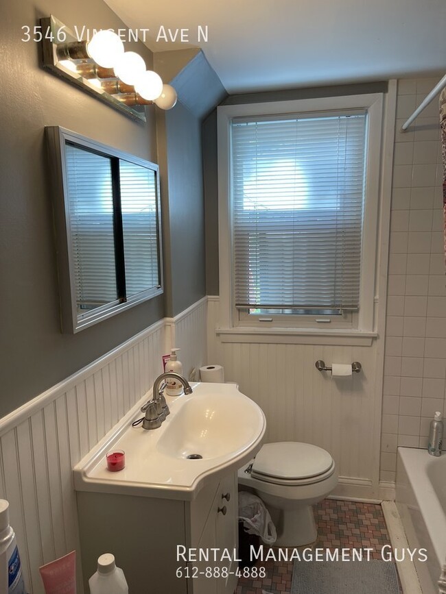 Building Photo - Huge home with good sized bedrooms located...
