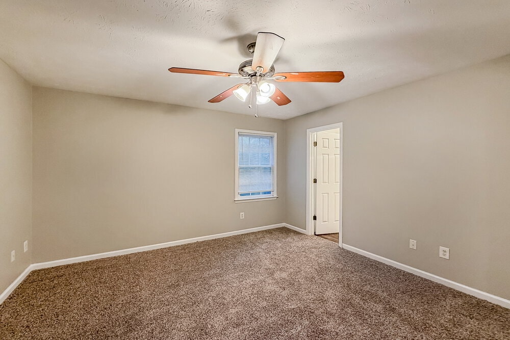 Building Photo - 140 Loxley Ct
