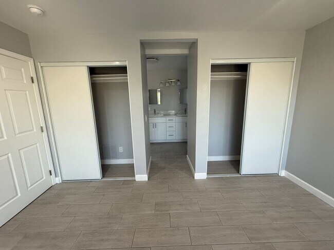 Building Photo - NewB SDS T 3634