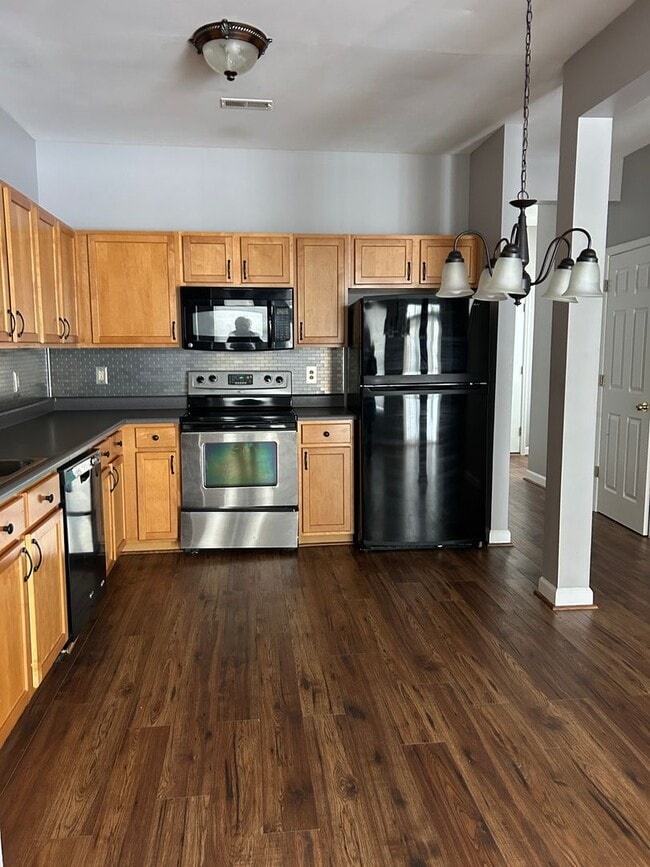 Building Photo - 2031 Celebration Park Cir