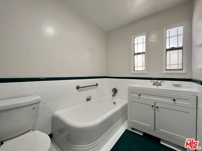 Building Photo - 1807 Redondo Blvd