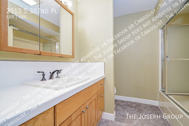 Building Photo - 2513 S 302nd Pl