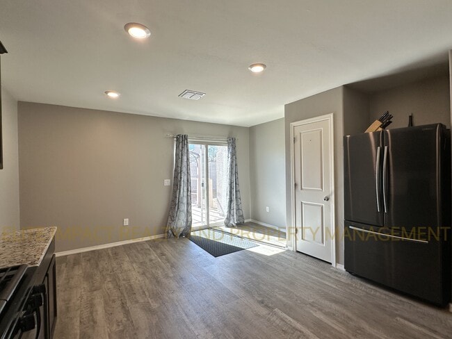 Building Photo - 5992 S Antrim Loop