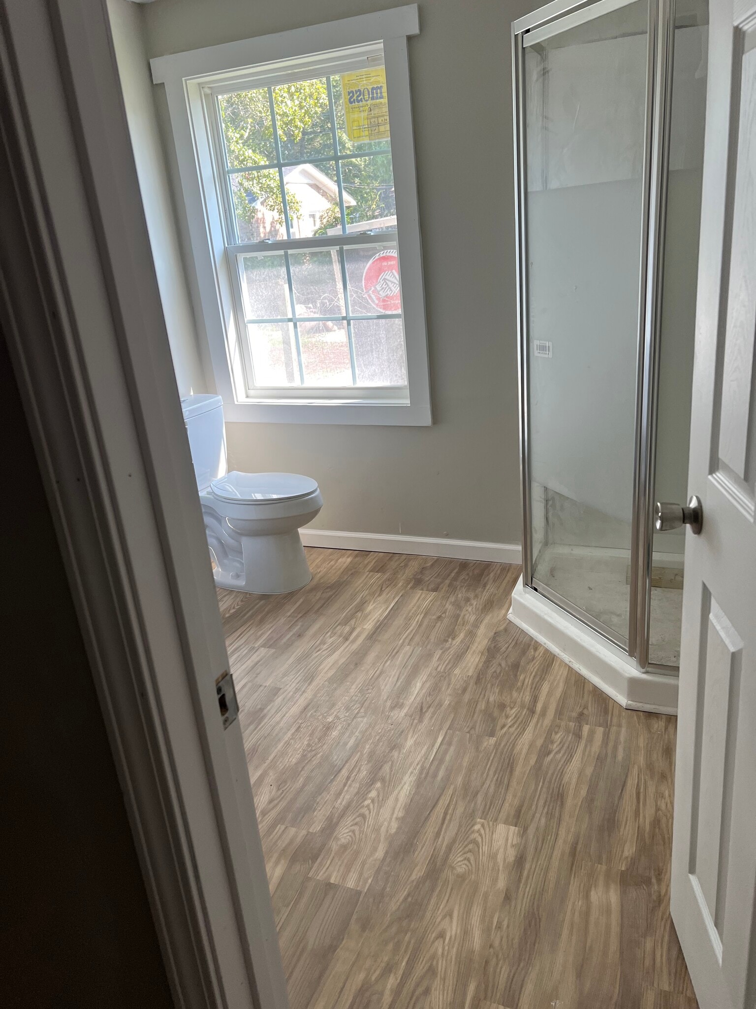 SIDE A HAS A SHOWER/TUB, SIDE B IS A SHOWER ONLY - 405 Perkins St
