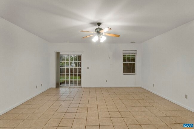 Building Photo - 123 Danbury Ct