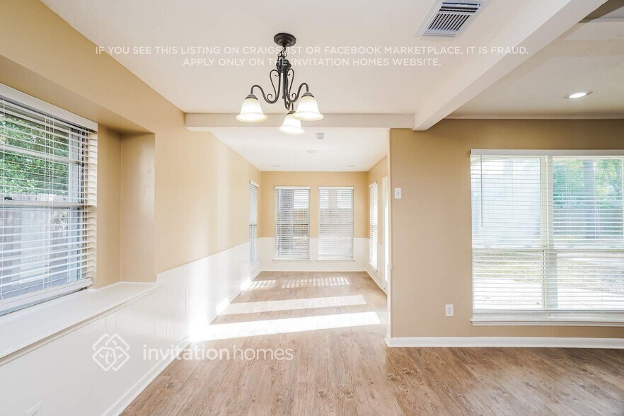 Building Photo - 5803 Old Lodge Dr