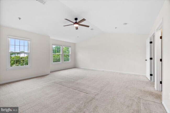 Building Photo - 5227 Regal Ct