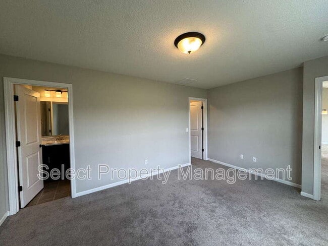 Building Photo - 390 Zebulon Cv