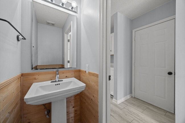 Building Photo - Welcome to Riverwood Estates!