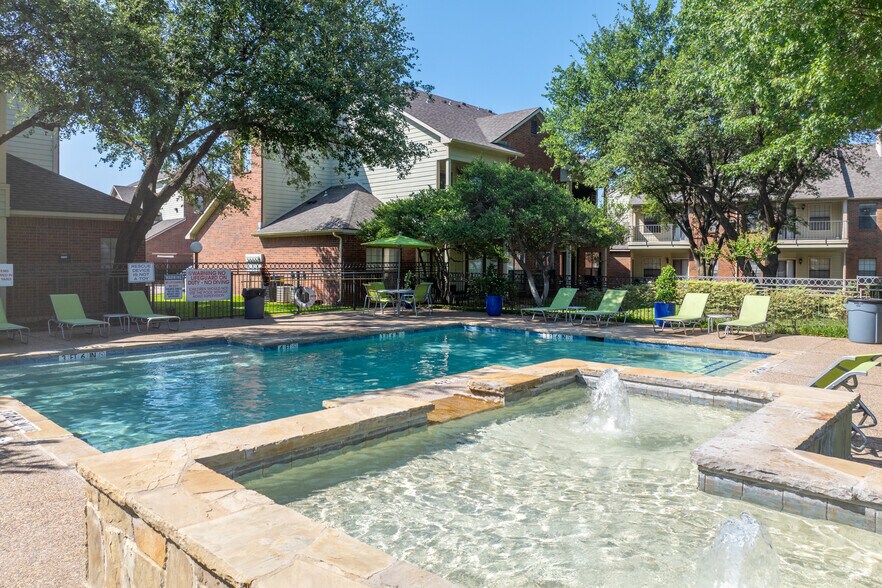 Primary Photo - Forest Park Apartments