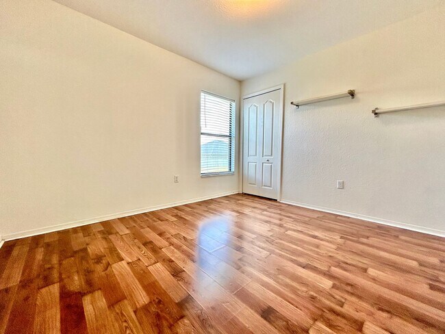 Building Photo - Designed for Living! 4beds, 2baths, attic ...