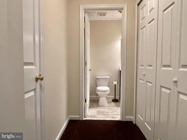 Building Photo - 501 Tolbelt Ct