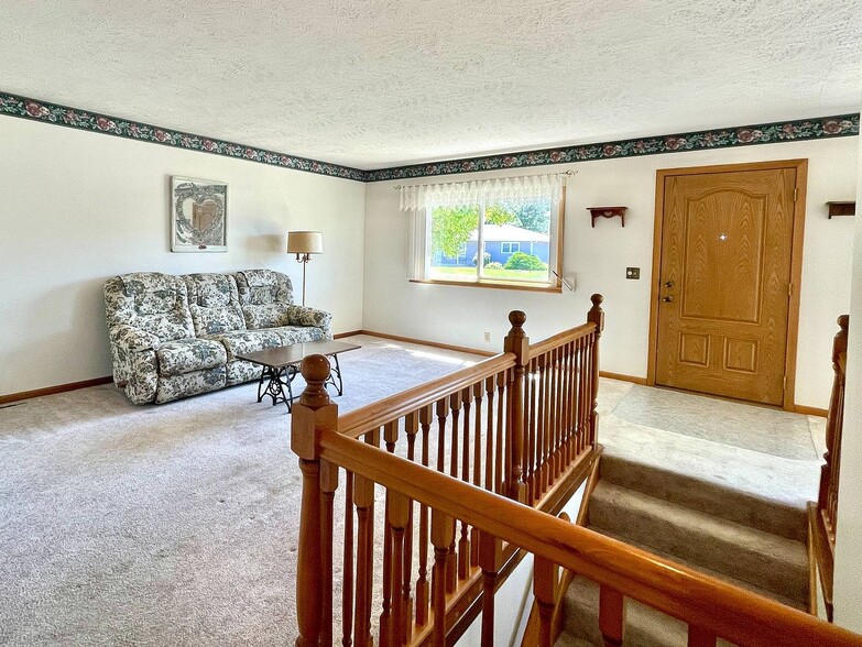 Building Photo - 1317 E Minneapolis Ave