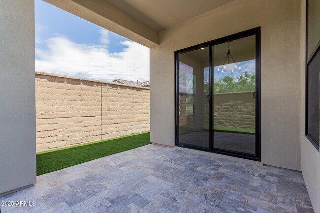 Building Photo - 20320 W Roma Ave