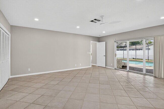 Building Photo - 1544 NW 9th St