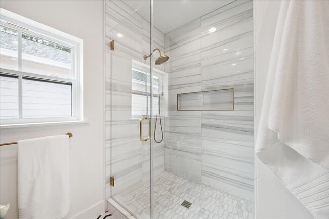 Building Photo - 1514 31st St