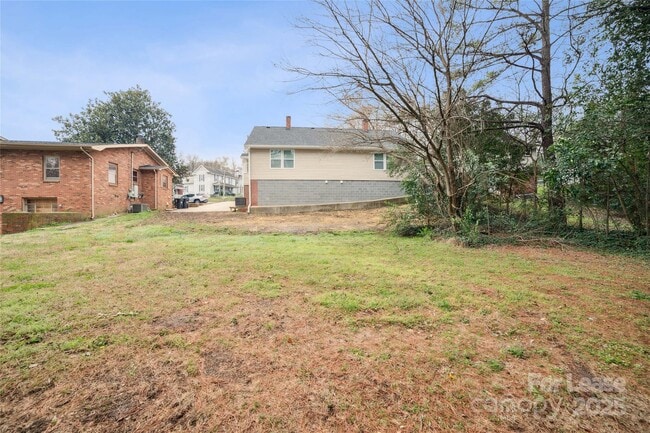 Building Photo - 27 Dorland Ave SW