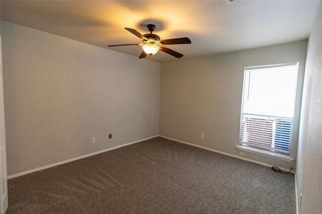 Building Photo - 9412 Teasdale Terrace